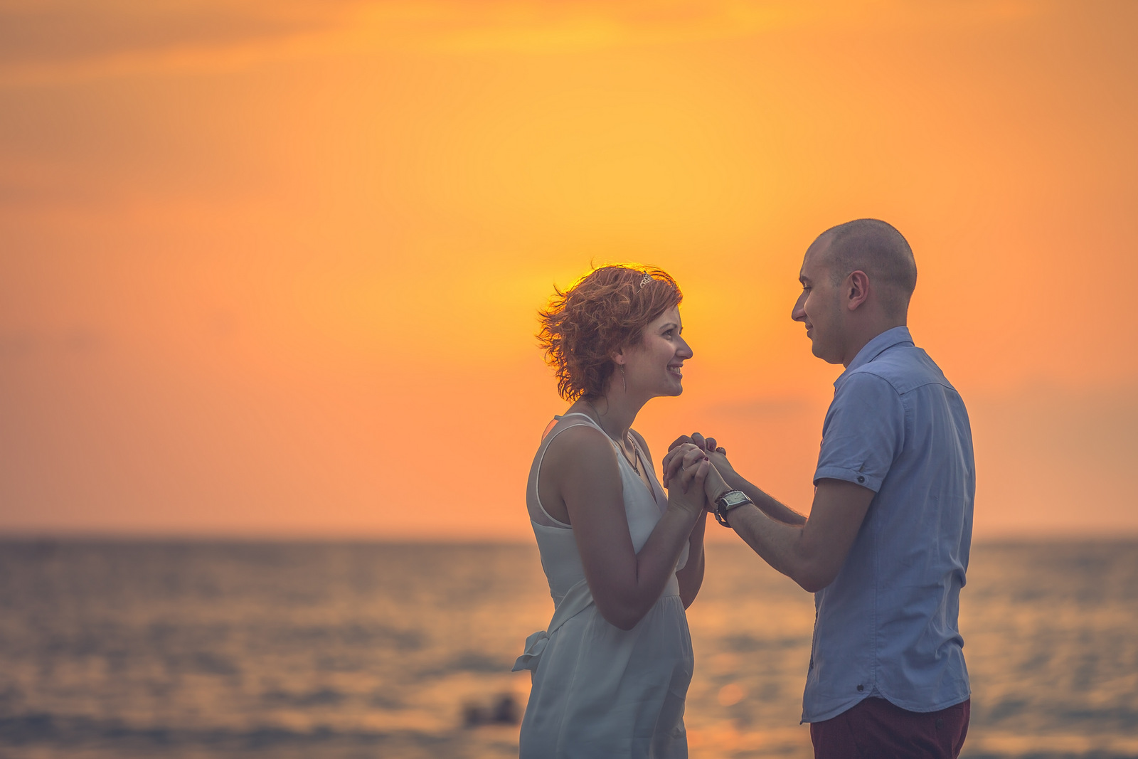 honeymoon couple photoshoot at kamala beach phuket