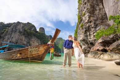 phi phi engagement photography