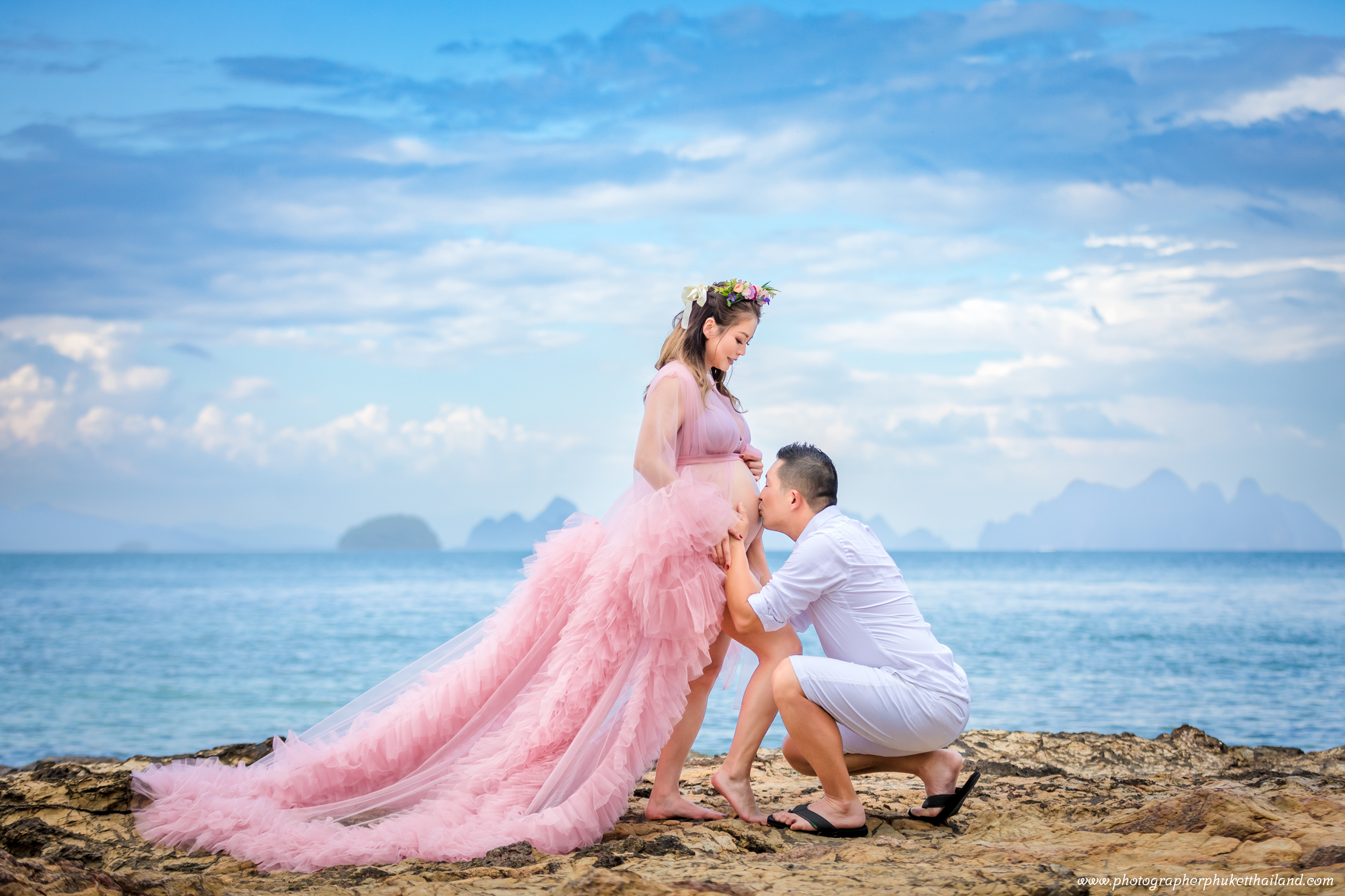 Maternity photoshoot at the naka island resort by phuket photographer