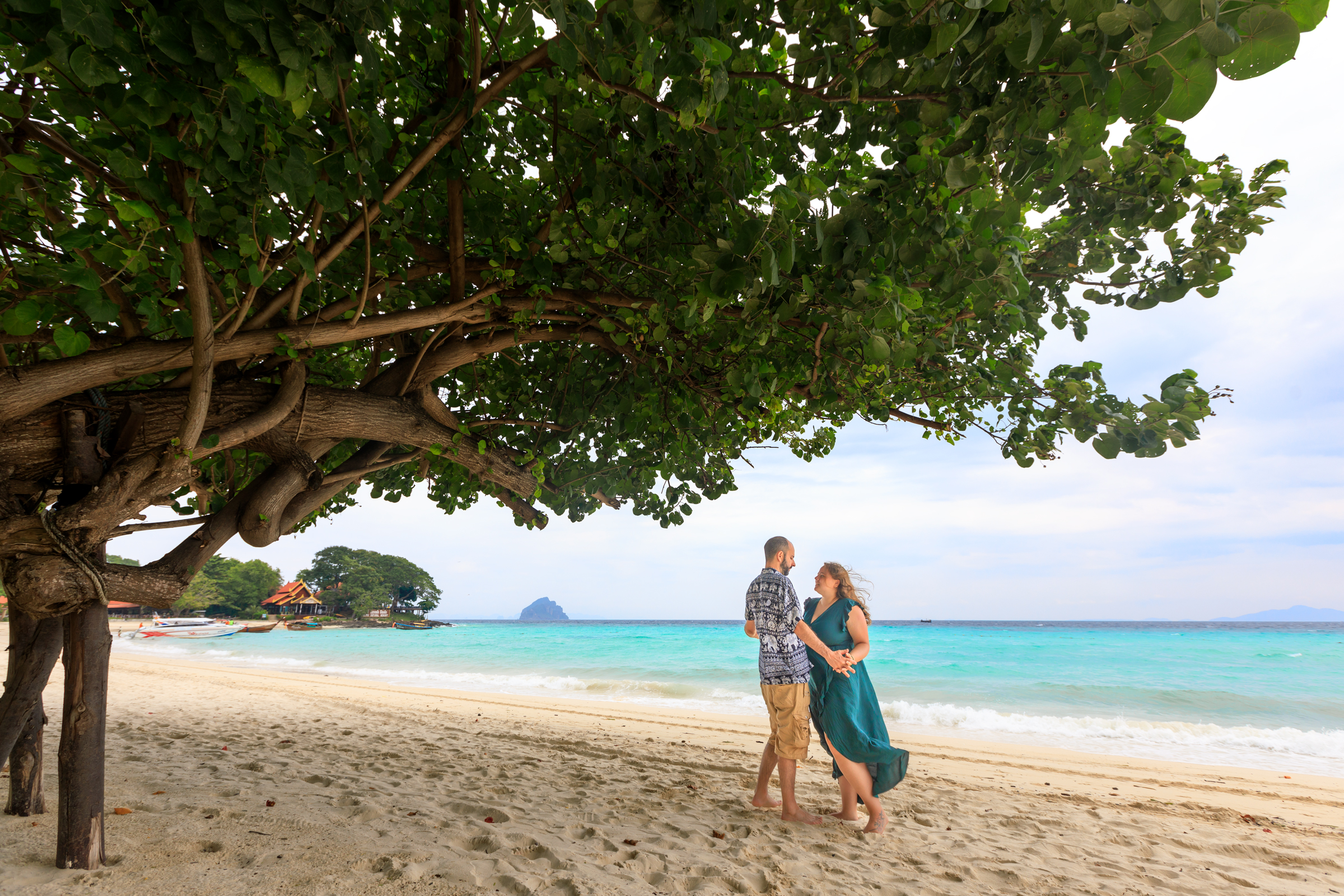 Honeymoon couple photography at leam tong beach phi phi island krabi