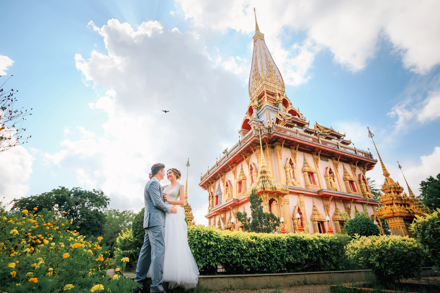 wedding photoshoot at wat chalong phuket