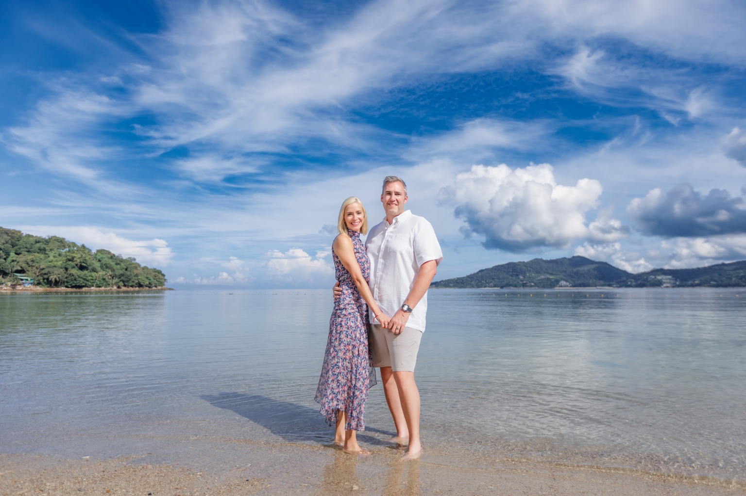 Honeymoon couple photoshoot at Tri Trang Beach Phuket